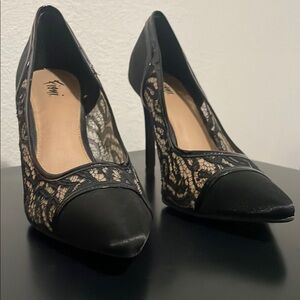 Fioni Black Lace Heels